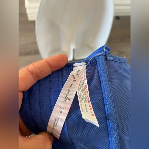 Urban outfitters out from under corset small - Picture 5 of 5